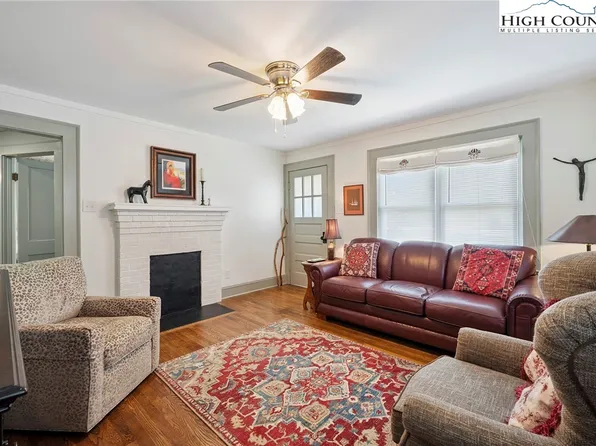 576 Washington NW Avenue, Valdese, NC 28690