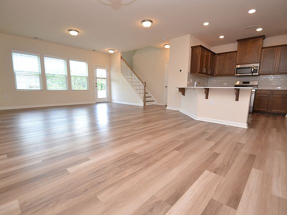 4th image of 1127 Brightskies St
