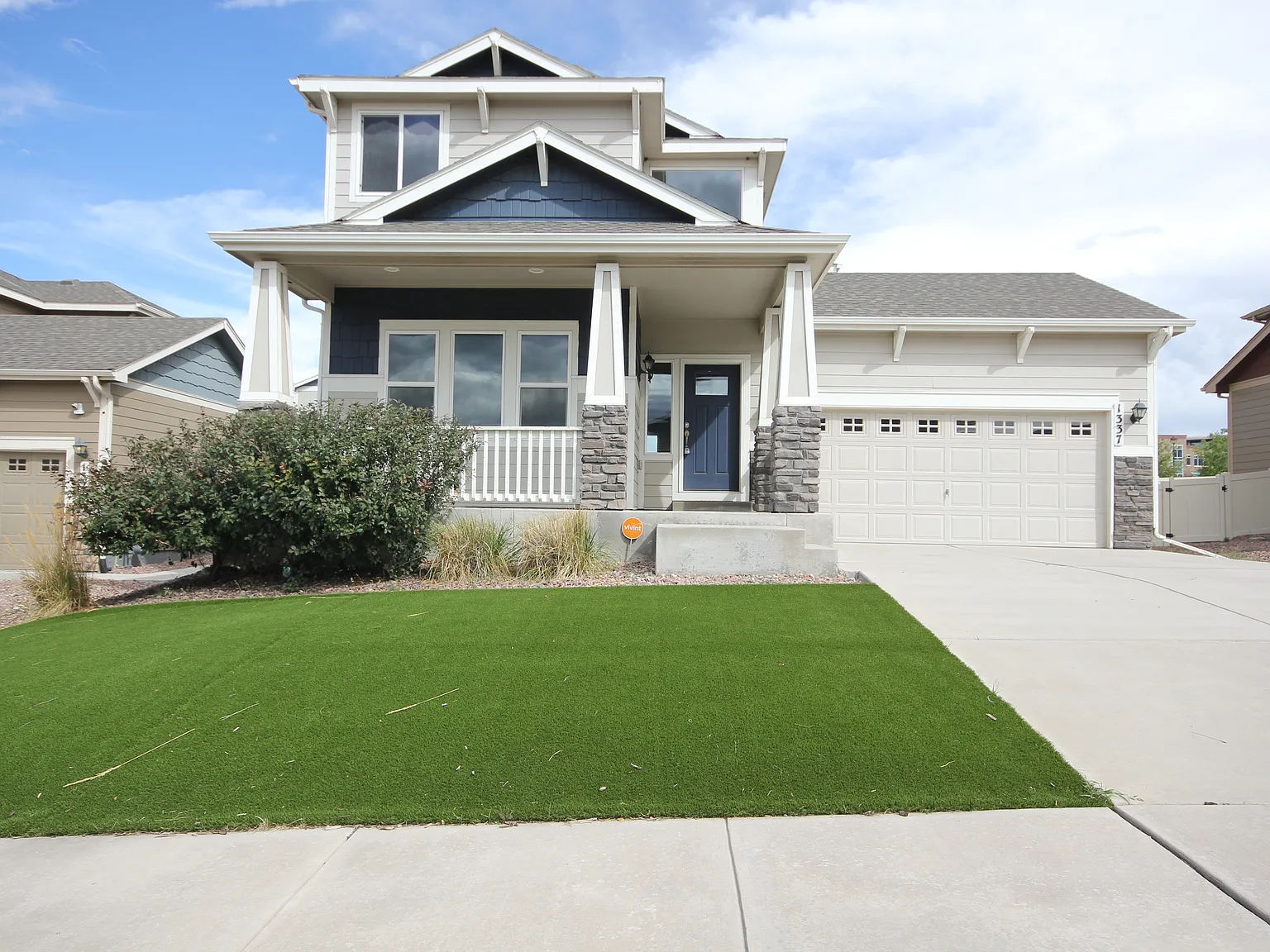 3 bed, 2742 sqft, $2,675 — Photo 2