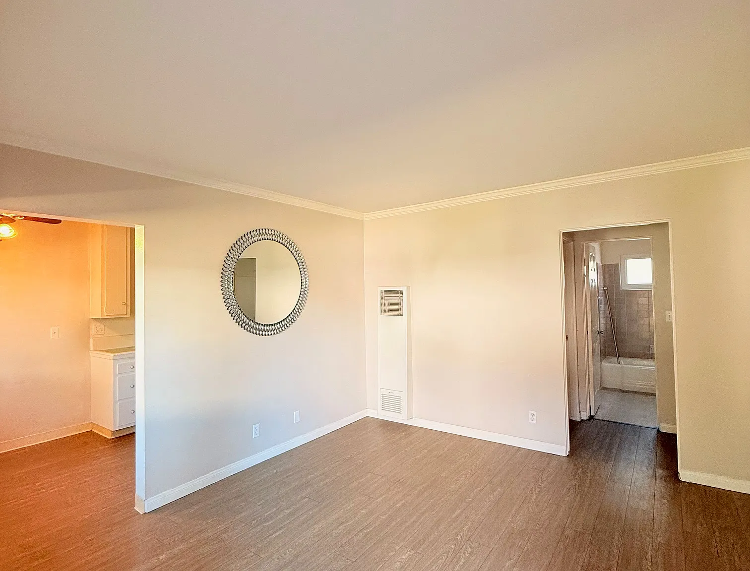 206 W Yanonali St — Photo 2