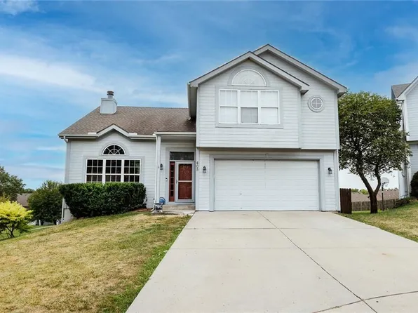 405 Donegal Dr, Smithville, MO 64089