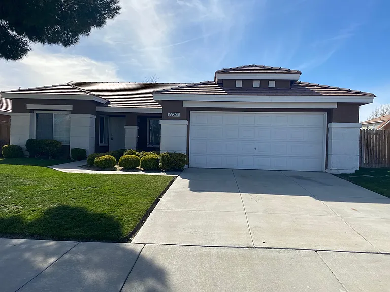 44263 Tahoe Way — Photo 1