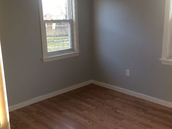 5th image of 1251 Diamond Ave NE