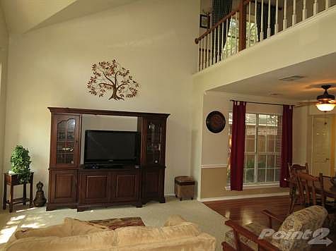 4th image of 1727 Woods Blvd