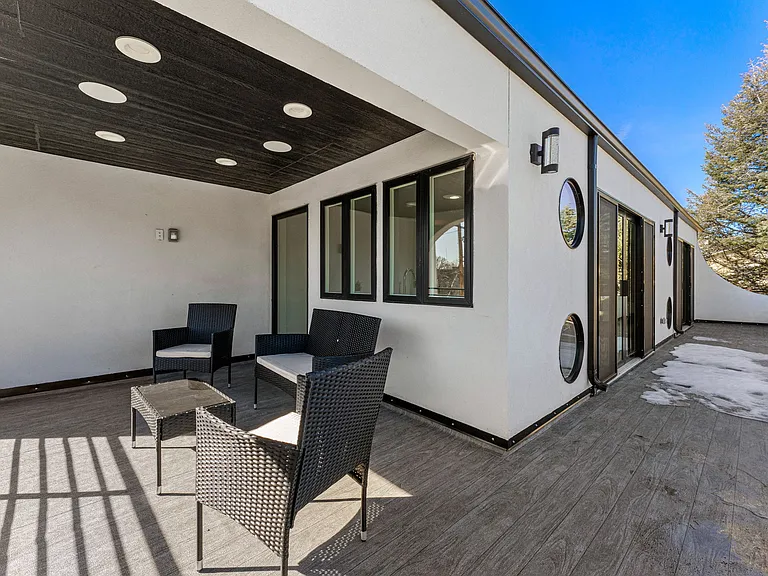 1660 Colorado Blvd — Photo 27