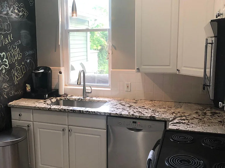 6839 Waldemar Ave — Photo 10