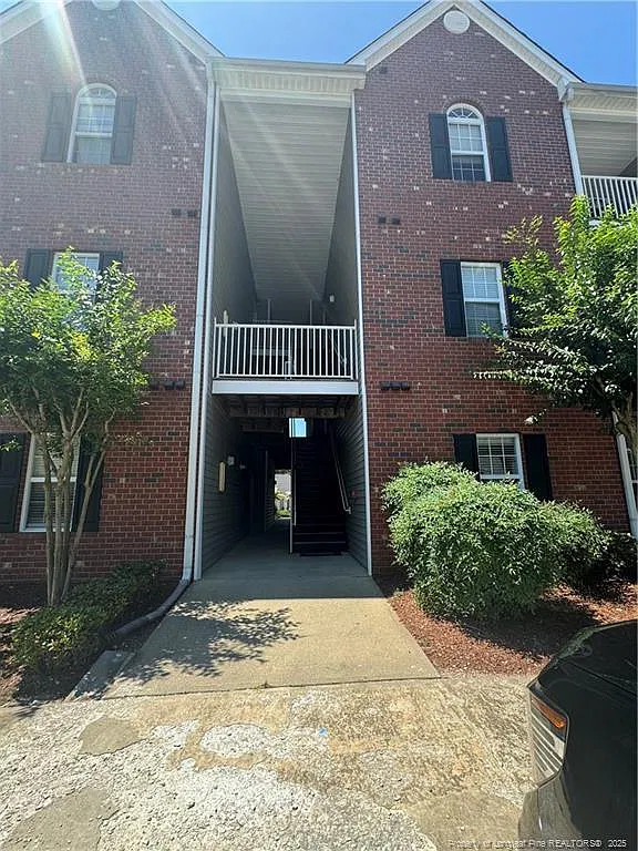 616 Marshtree Ln — Photo 1