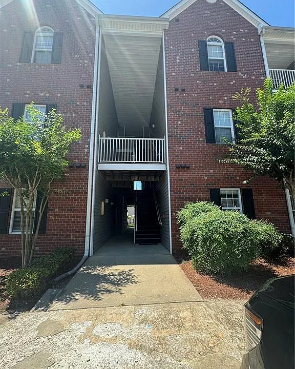 616 Marshtree Ln #103