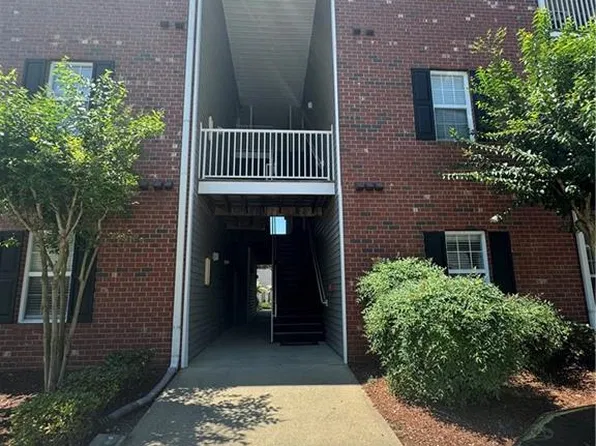 616 Marshtree Ln Unit 103, Fayetteville, NC 28314