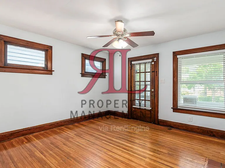 247 E Jenkins Ave — Photo 5