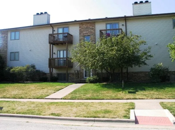 3005 Lisa Dr, Bloomington, IL 61704