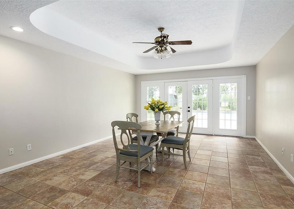 2nd image of 3420 W Circle Dr