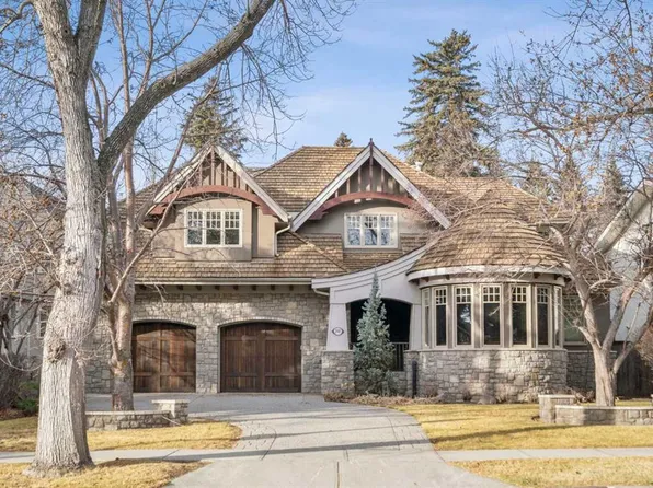 2905 E Carleton St SW, Calgary, AB T2T 3L1