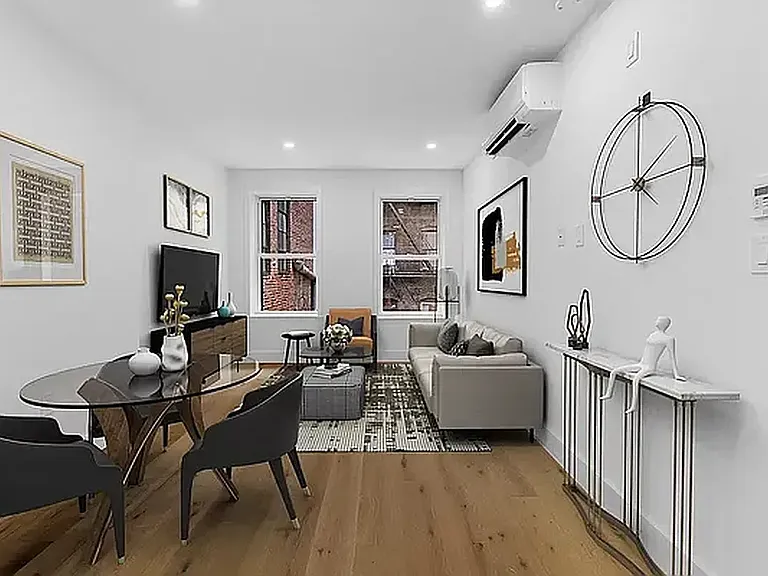 218 E 9th St #2 — Photo 2