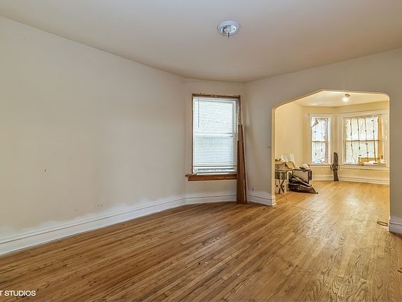 5th image of 1911 S Lawndale Ave