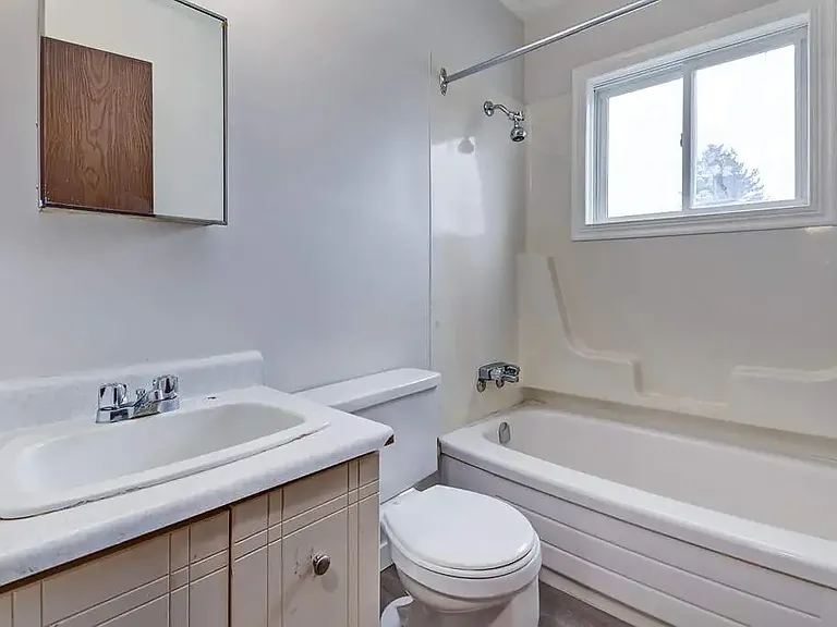 1235 Grace St #6 — Photo 7