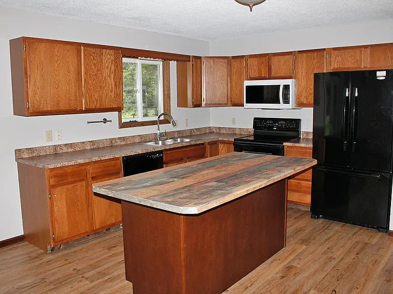 1421 Orchard Dr — Photo 9
