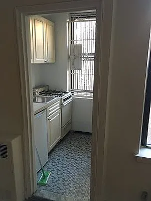 Rented by Eric Goodman Realty Corp | media 16