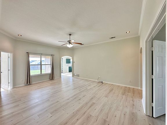 3rd image of 3705 Foxglove Ln