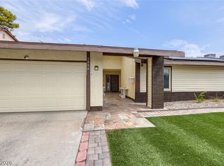3956 Green Leaf Dr, Las Vegas, NV 89120