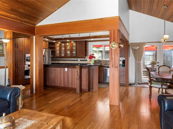 1671 Fawcett Rd, Nanaimo, BC V9X 1P2
