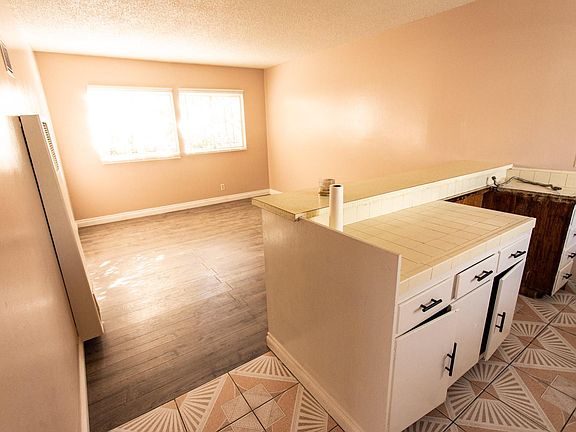 5th image of 219 N Catalina St APT 1