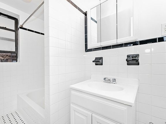 4th image of 4316 47th St APT E57
