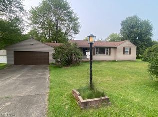 8703 Stetson Dr NE, Warren, OH 44484