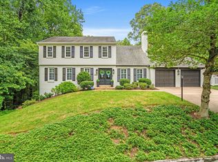 11300 Timberline Dr, Oakton, VA 22124