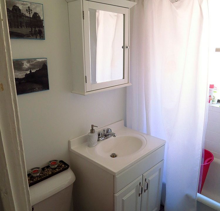 2nd image of 4303 N Winchester Ave APT 1C