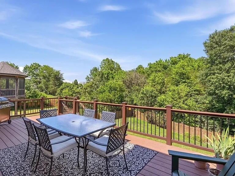 22806 Oatlands Grove Pl — Photo 32