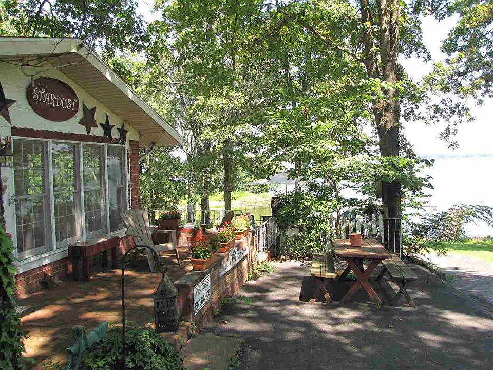 1st image of 348 Lake Dr