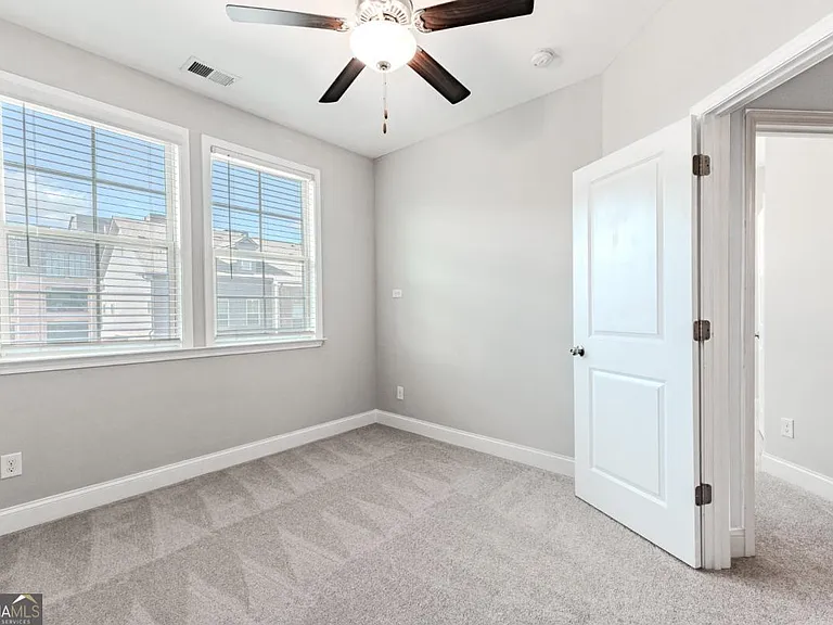 5051 Pinckney Ln — Photo 49