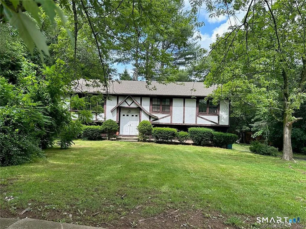 4 bed, 3.0 bath, 3500 sqft, $3,800 — Photo 4
