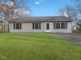 126 Basswood Dr, Dingmans Ferry, PA 18328