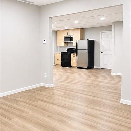 5th image of 202 Oakwood Cir Unit B