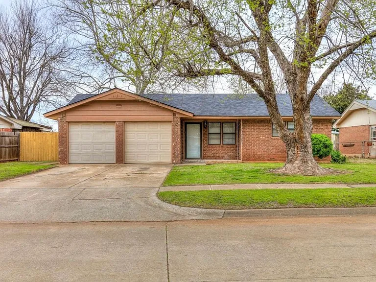 347 W Cedar Dr — Photo 1