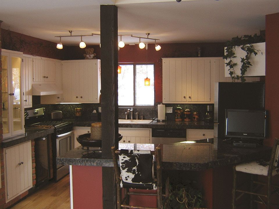 Kitchen Pic 2