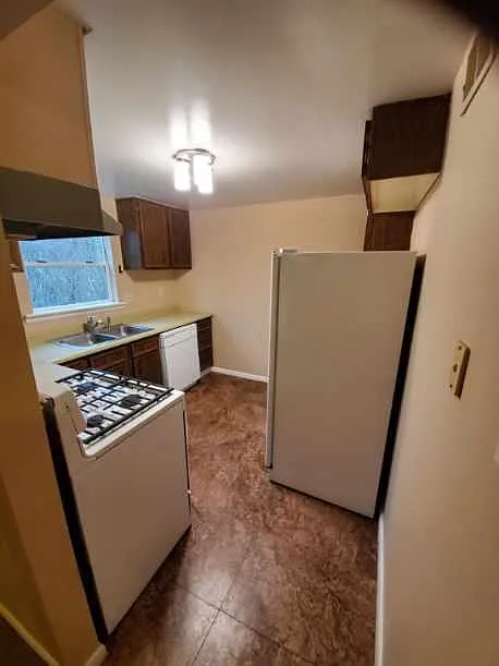 2 bed, 800 sqft, $825 — Photo 3
