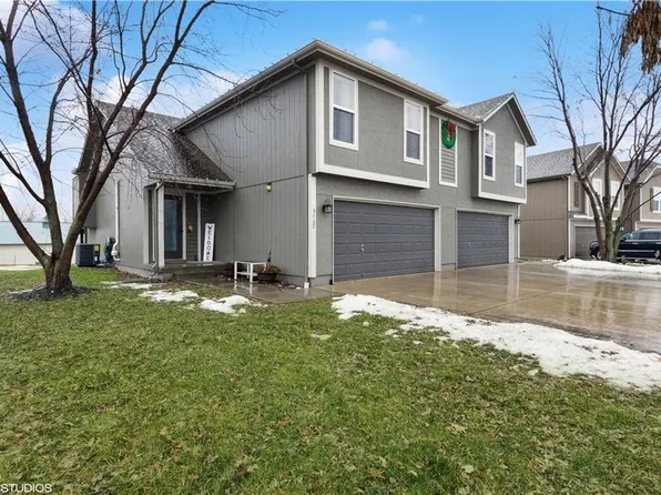 5007 141st Ter, Basehor, KS 66007
