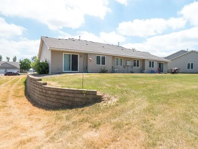2 bed, 1264 sqft, $1,600 — Photo 2