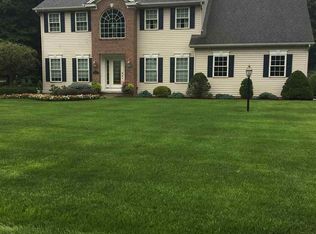 1 Darrens Way, Albany, NY 12205