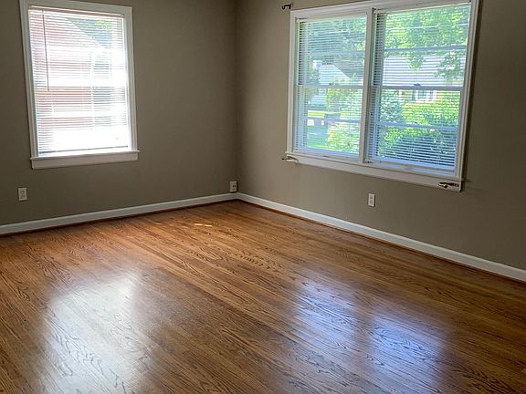 2nd image of 2713 Lakeside Dr