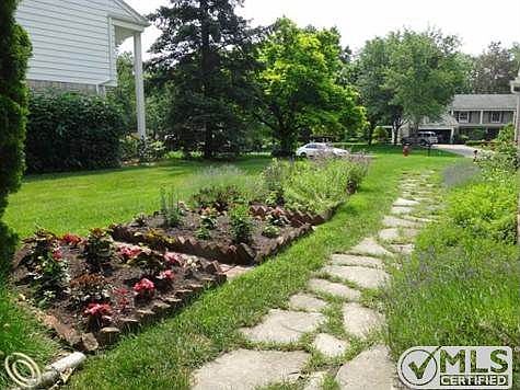 Side Yard Garden.JPG