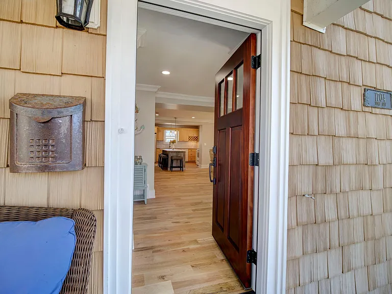 1704 Surf Ave — Photo 21