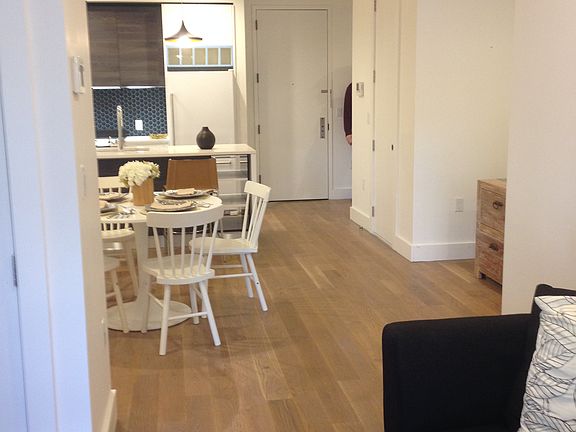 5th image of 515 Midwood St
