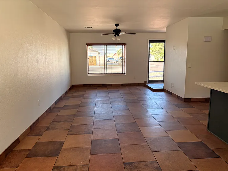 1131 W Santa Cruz Dr — Photo 6