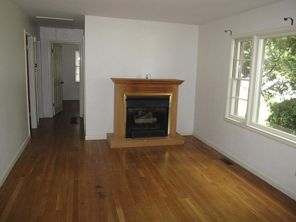 4th image of 288 Zandale Dr