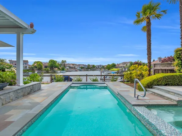 121 N Newport Drive, Napa, CA 94559