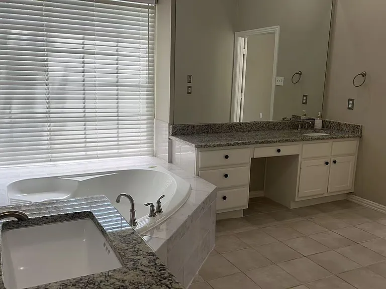 4645 Wales Dr — Photo 12